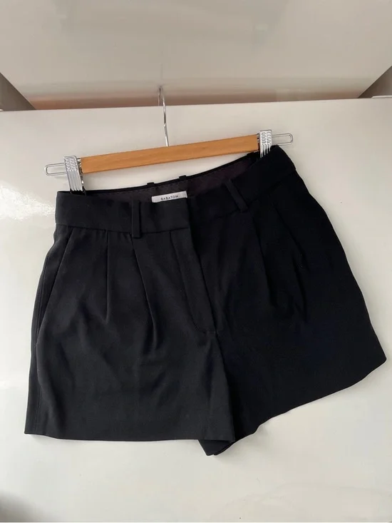 Aritzia Babaton Effortless Black Tailored Pleated High-Rise Shorts - Picture 2 of 7